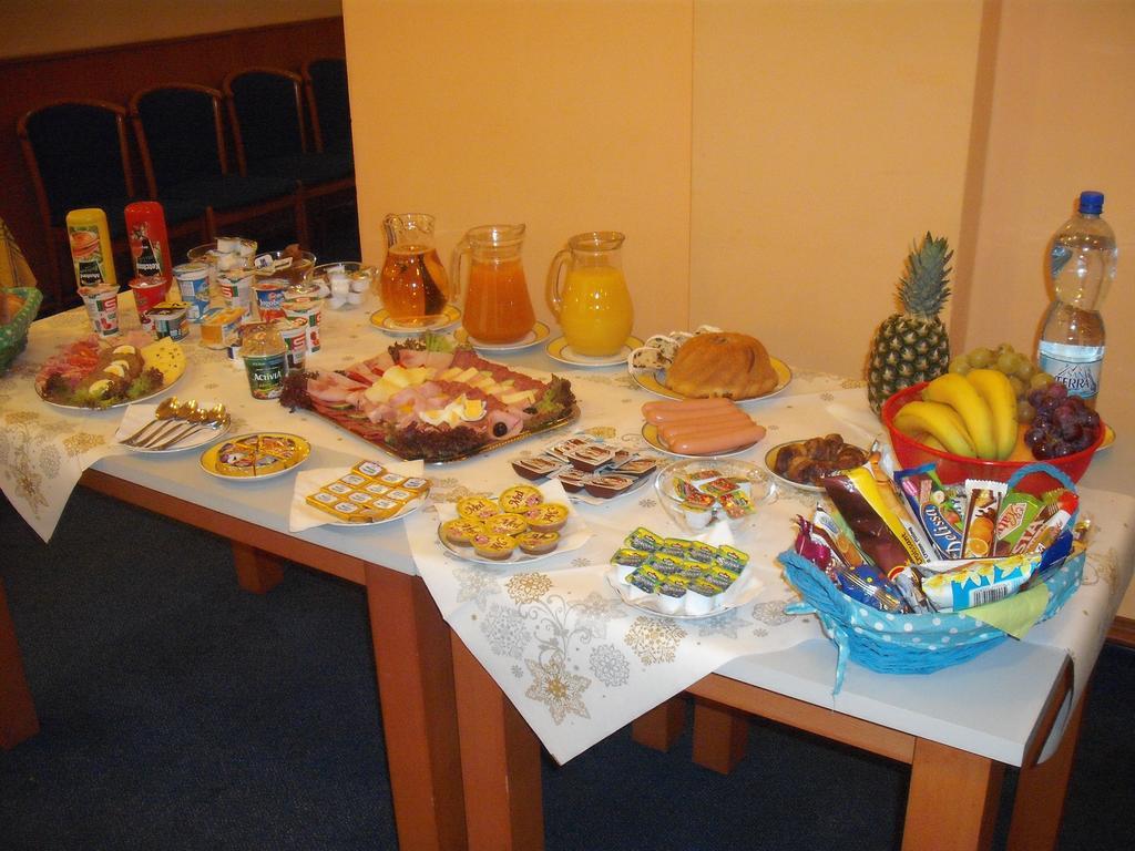 Hotel Forman Mladá Boleslav エクステリア 写真