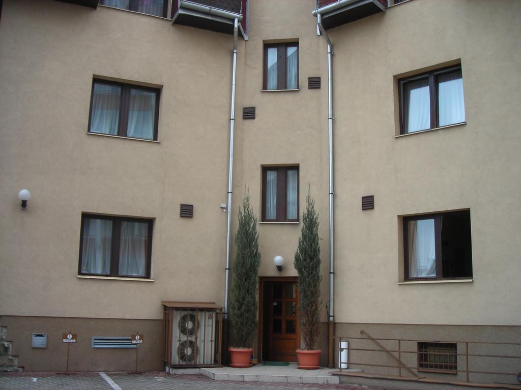 Hotel Forman Mladá Boleslav エクステリア 写真